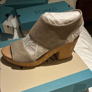 TOMS Women's Taupe Wedge Sandals